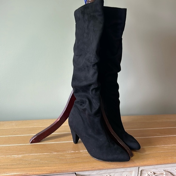 Lane Bryant heeled boots size 11 W inside zipper soft faux suede new 3.5” heel - Picture 4 of 17